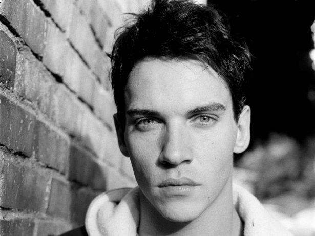 Episódio VII pode ter Jonathan Rhys Meyers