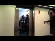 Jedi no elevador, muito engraçado