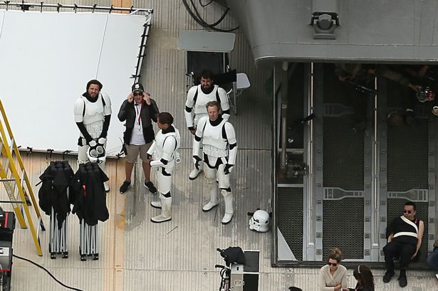 Destruição em fotos do set de Rogue One