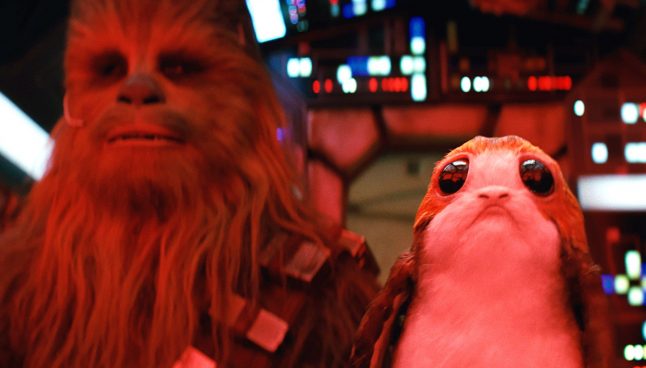 Chewbacca não se dá bem com os porgs em novo comercial