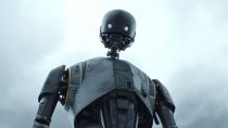 Alan Tudyk comenta possível retorno de K-2SO em série prelúdio de Rogue One