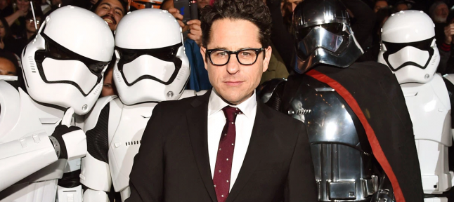 JJ Abrams promete que Episódio 9 não é um “remake” e vai honrar todos os filmes da saga