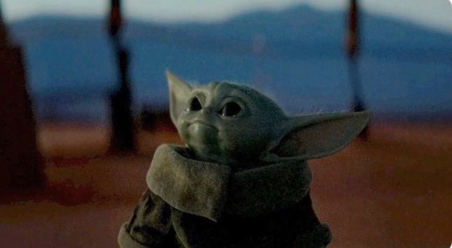 Jon Favreau explica porque ainda não há bonecos do Baby Yoda à venda