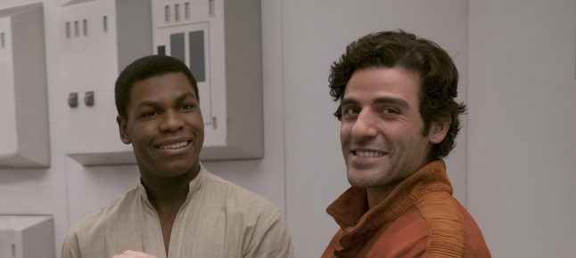 John Boyega se declara para Oscar Isaac em vídeo hilário