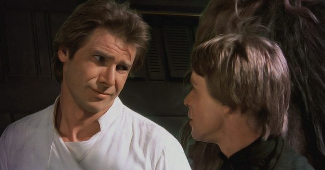 Mark Hamill revela que Han Solo dá beijo em Luke Skywalker em cena deletada
