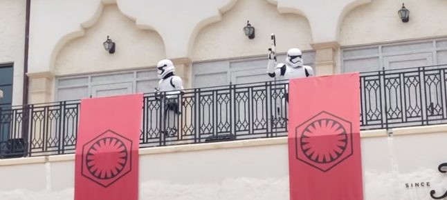 Disney Springs usa Stormtroppers para incentivar o distanciamento social